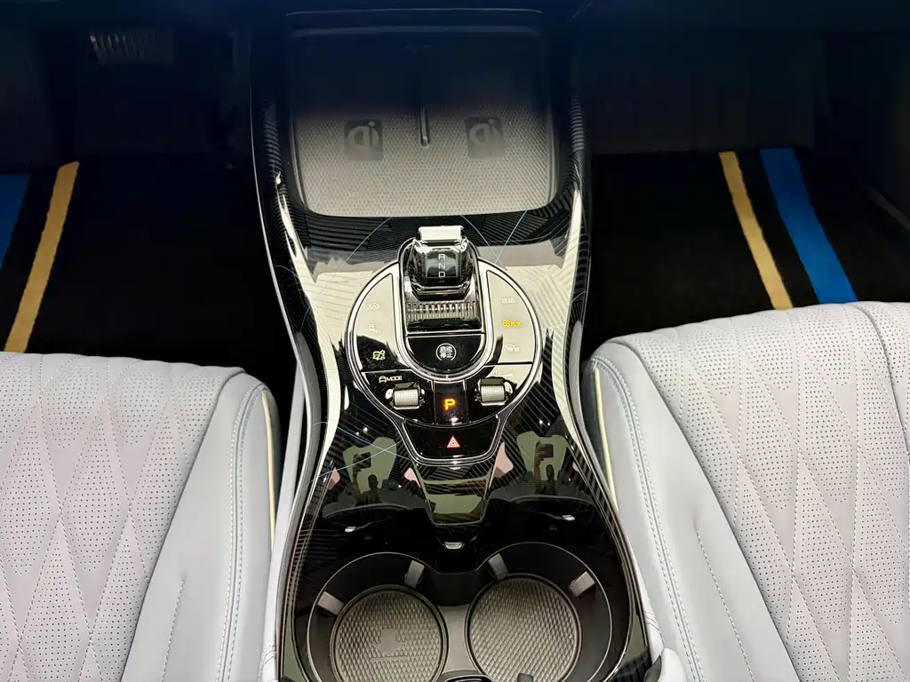 BYD Seal — фото 15