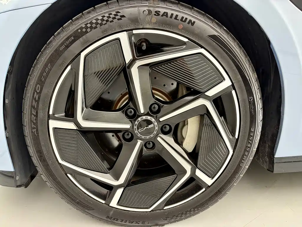 BYD Seal — фото 18