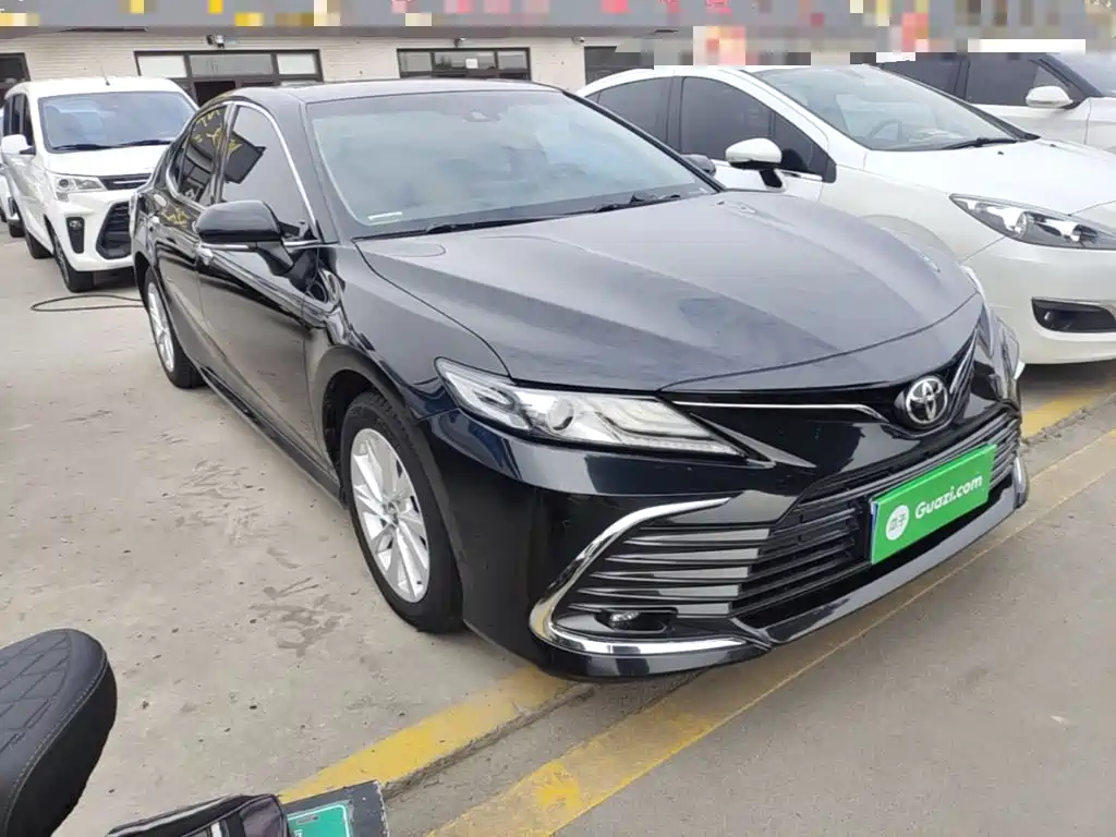 Toyota Camry — фото 3