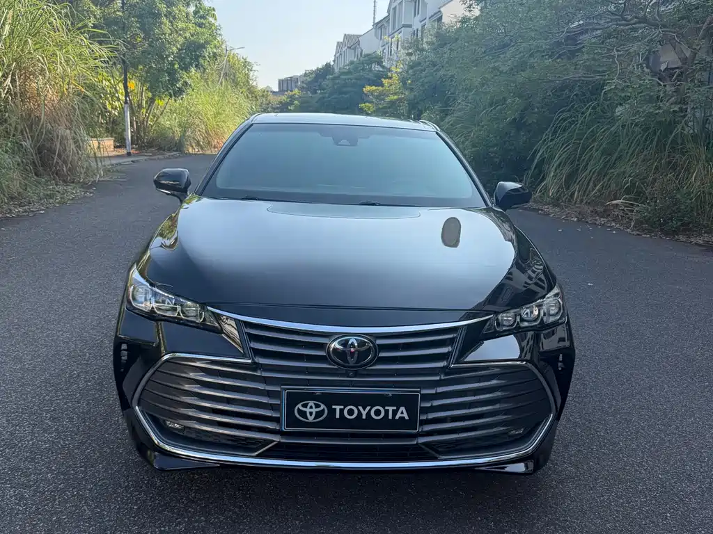 Toyota Avalon — фото 2