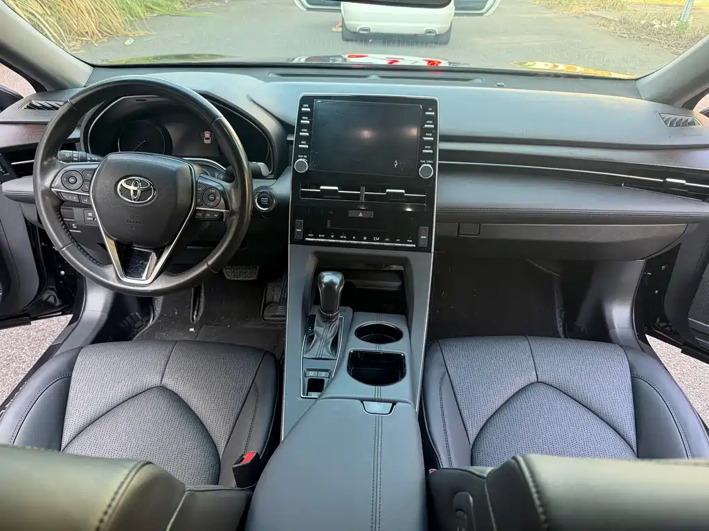 Toyota Avalon — фото 10