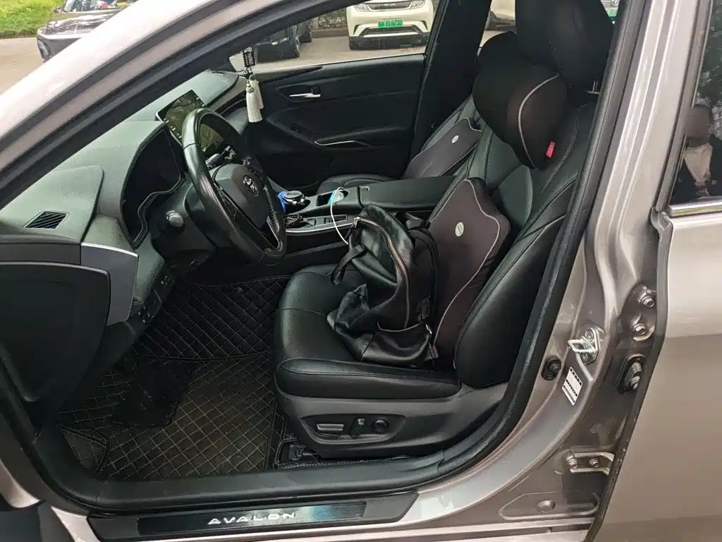 Toyota Avalon — фото 7
