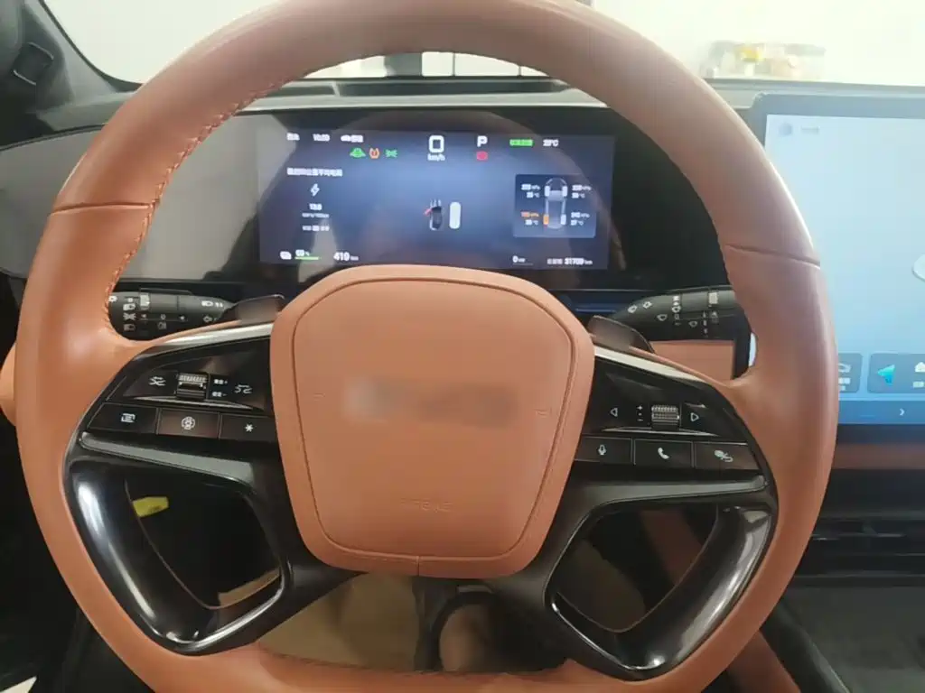 BYD Seal — фото 11
