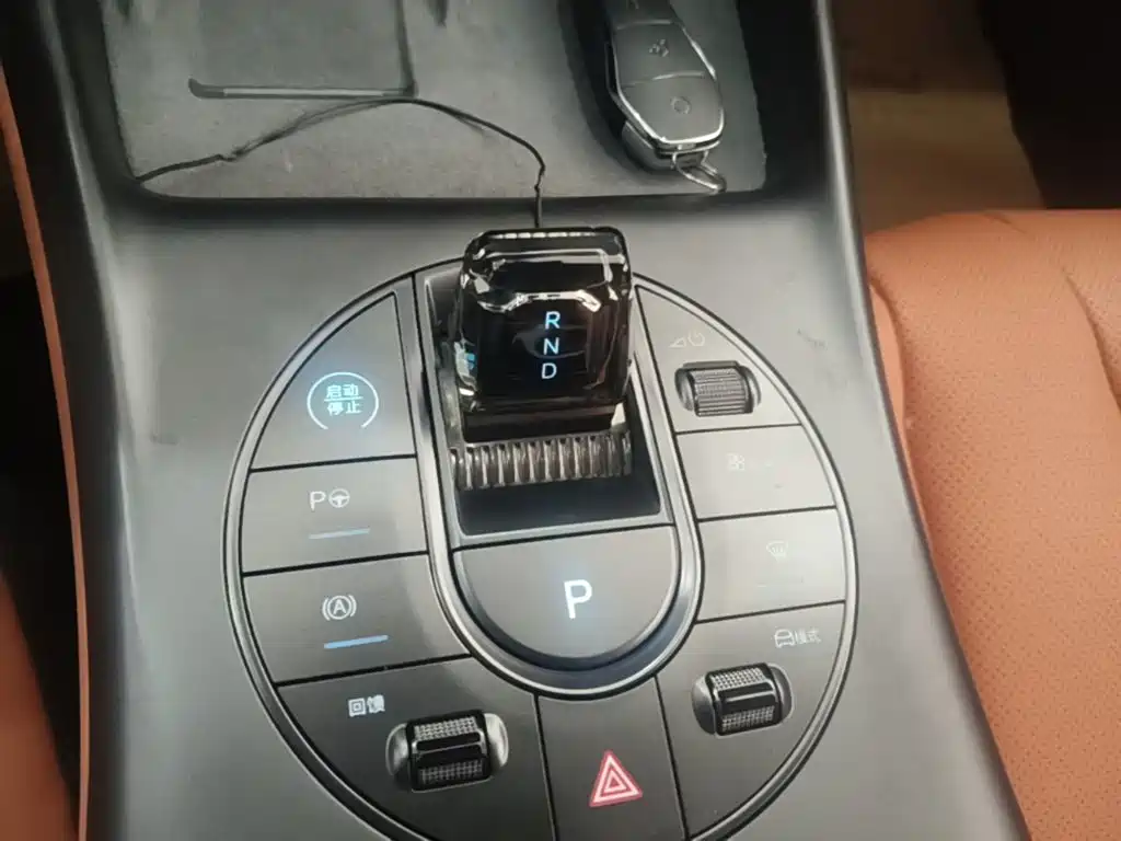 BYD Seal — фото 14