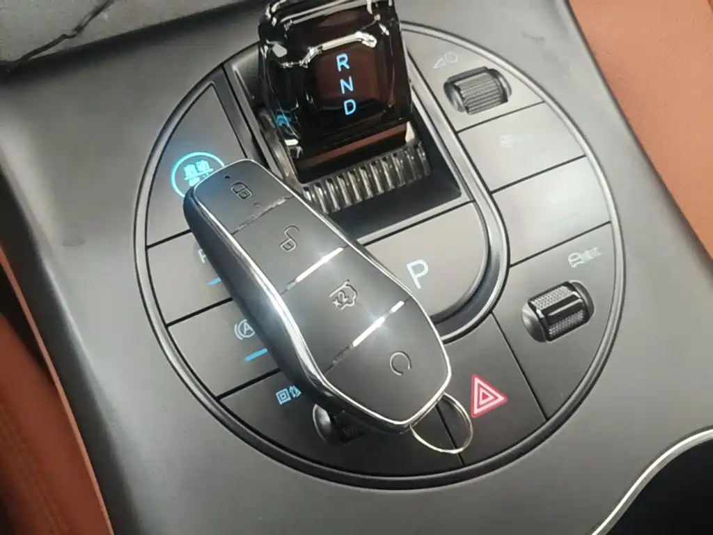 BYD Seal — фото 9