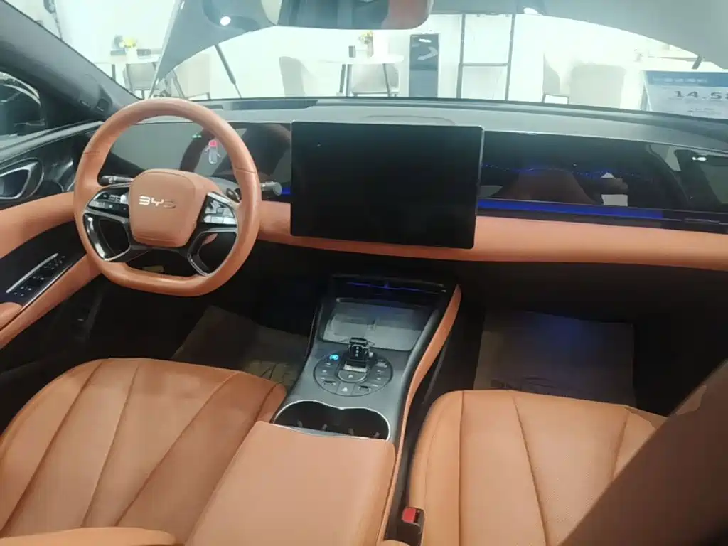BYD Seal — фото 10