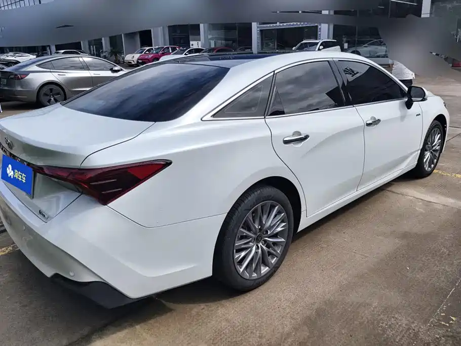 Toyota Avalon — фото 3