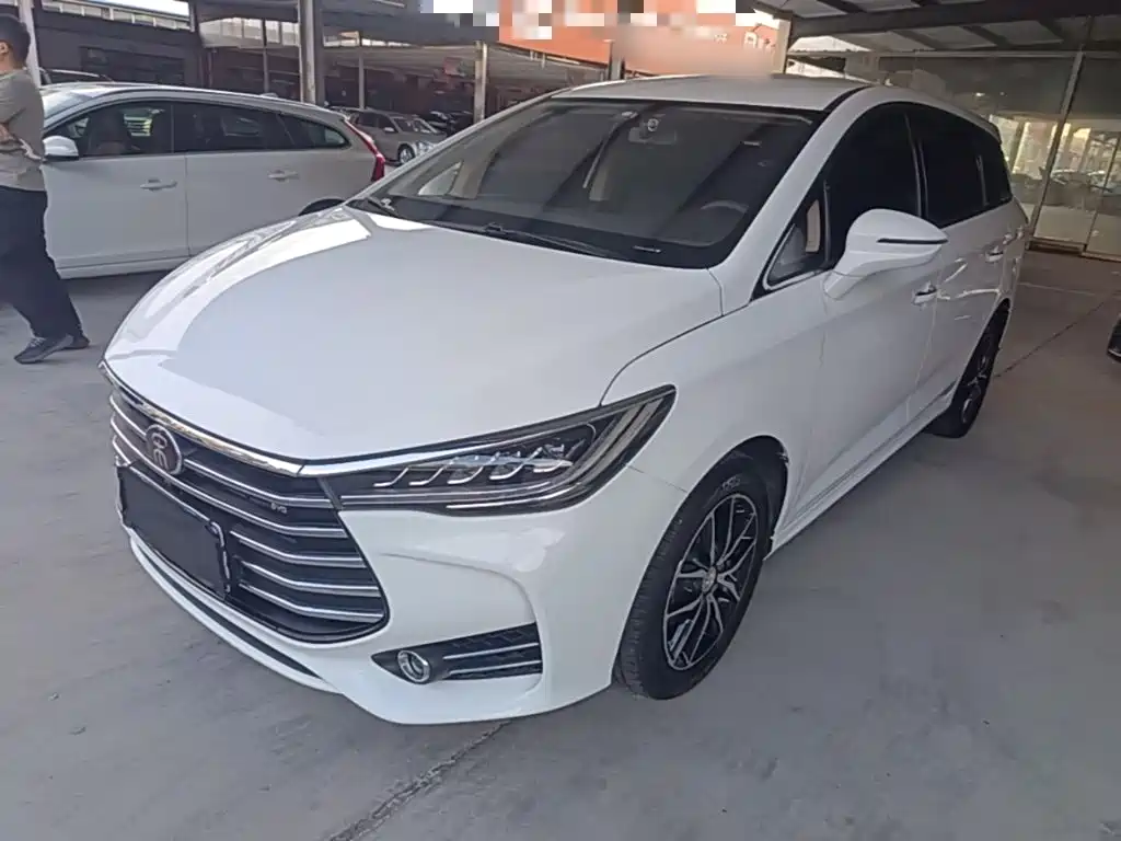 BYD MAX — фото 2
