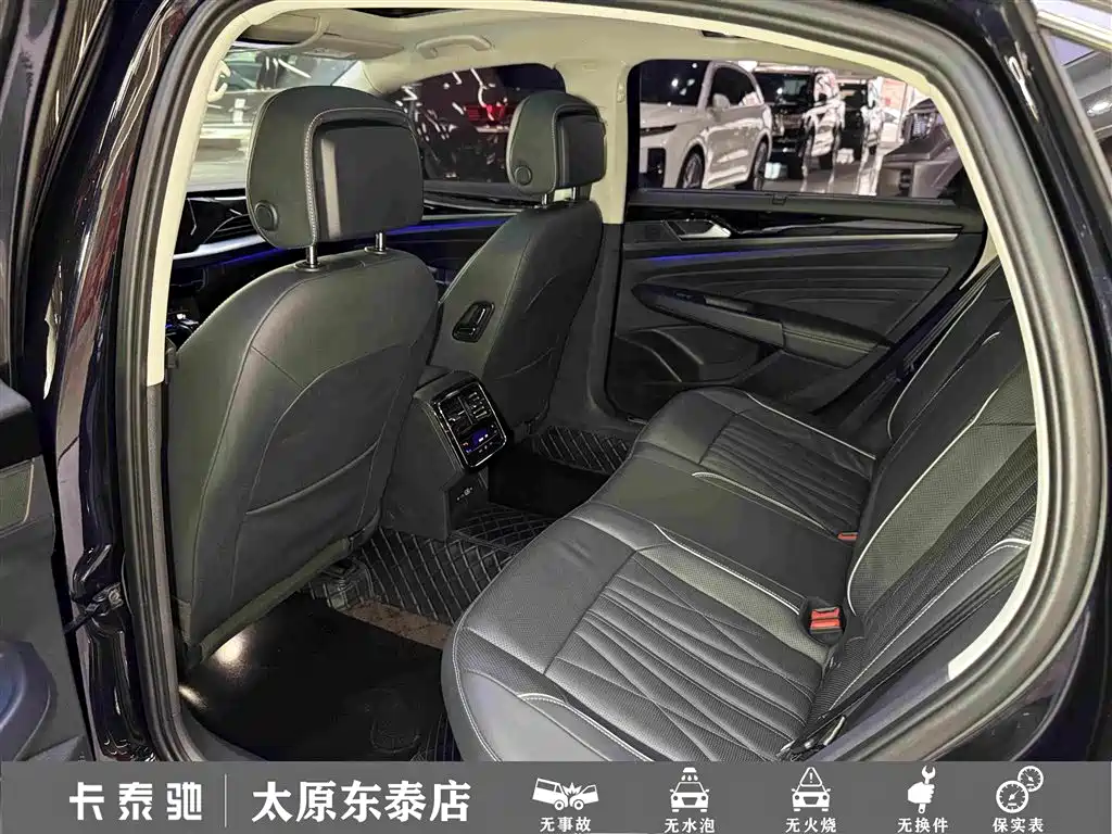 Volkswagen Passat — фото 25
