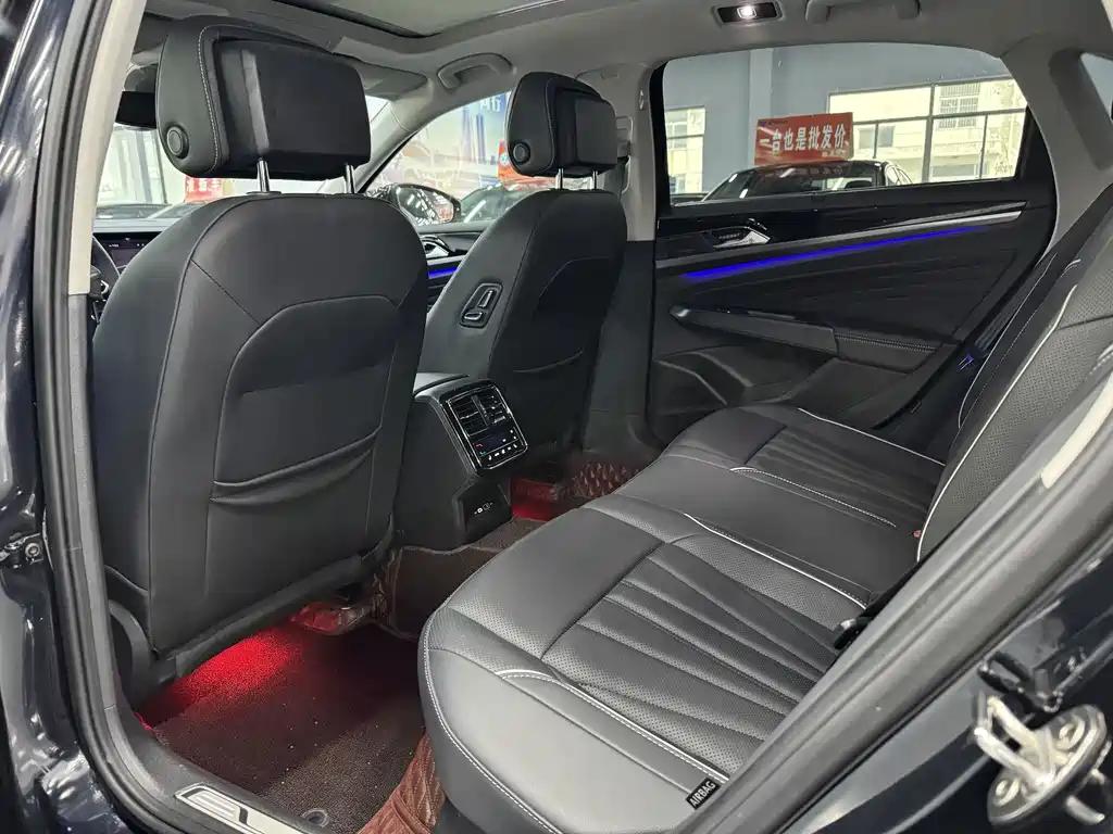Volkswagen Passat — фото 5