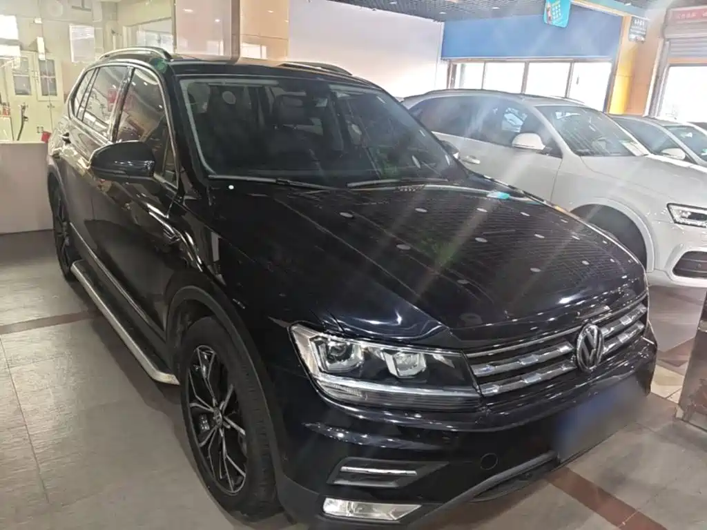 Volkswagen Tiguan L — фото 2