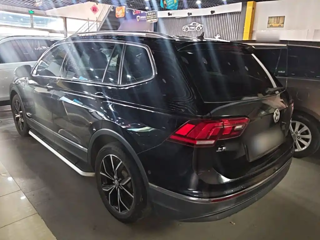 Volkswagen Tiguan L — фото 4