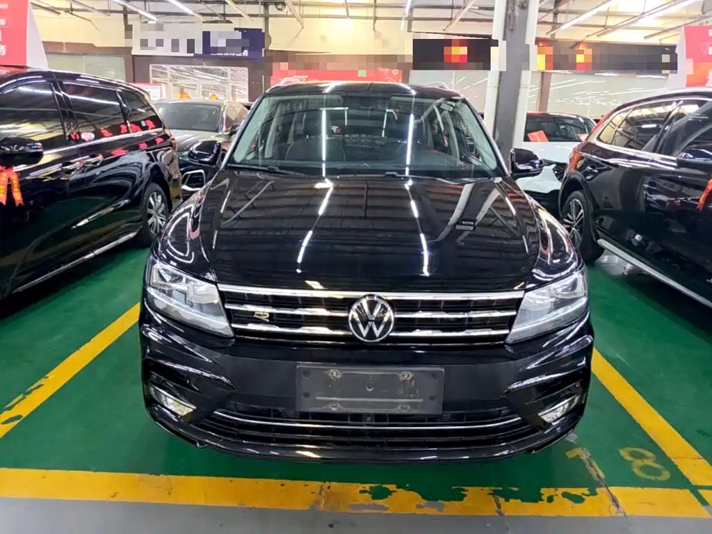 Volkswagen Tiguan L — фото 2