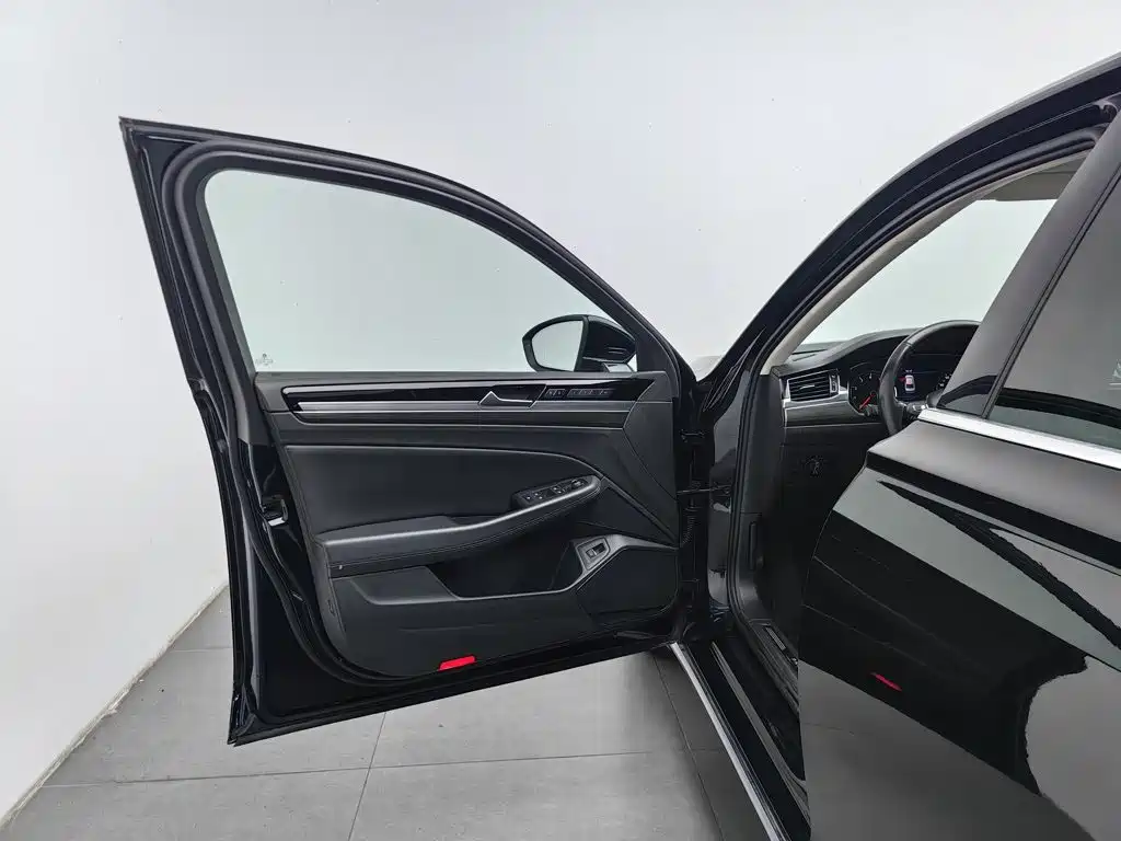 Volkswagen Phideon — фото 8