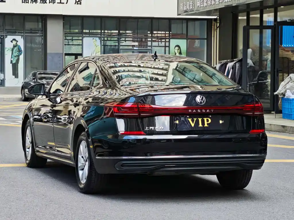 Volkswagen Passat — фото 7