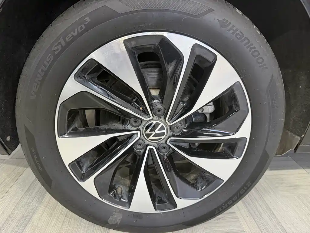 Volkswagen Passat — фото 11