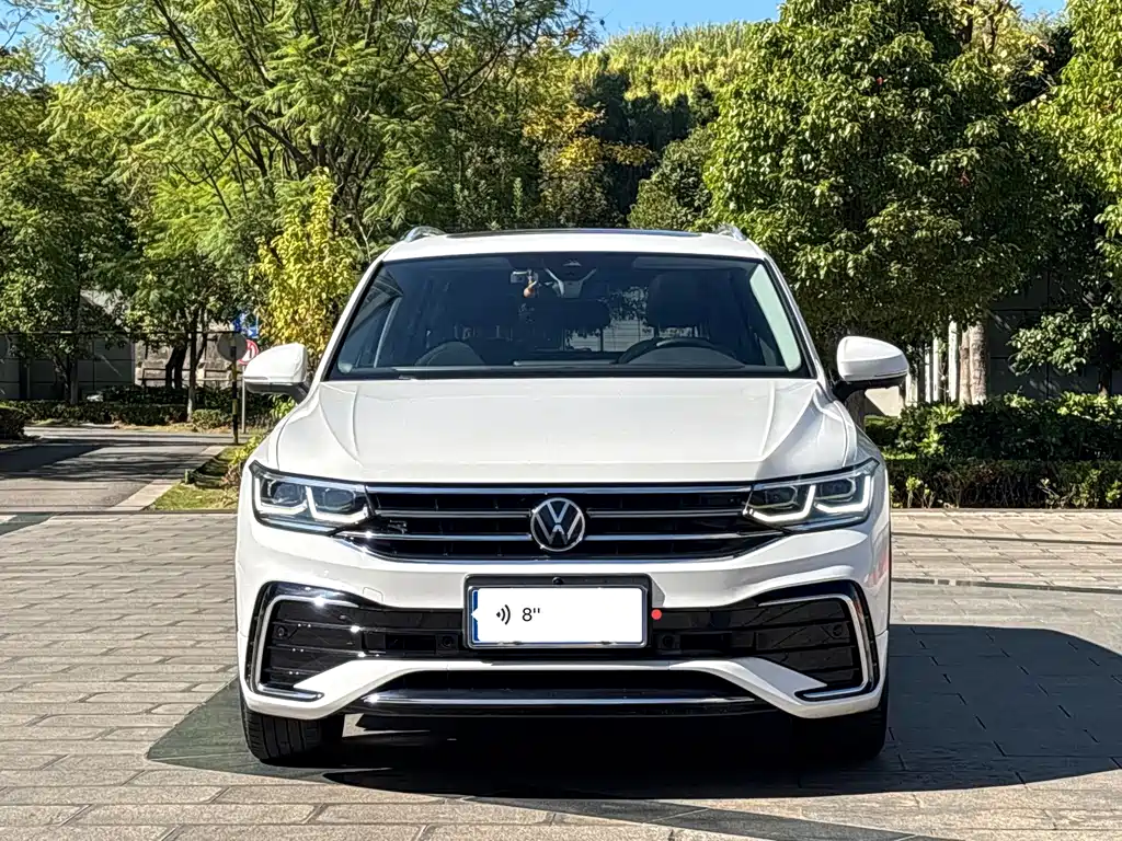 Volkswagen Tiguan L — фото 2