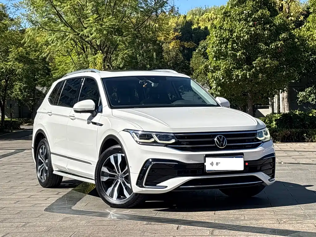 Volkswagen Tiguan L — фото 3