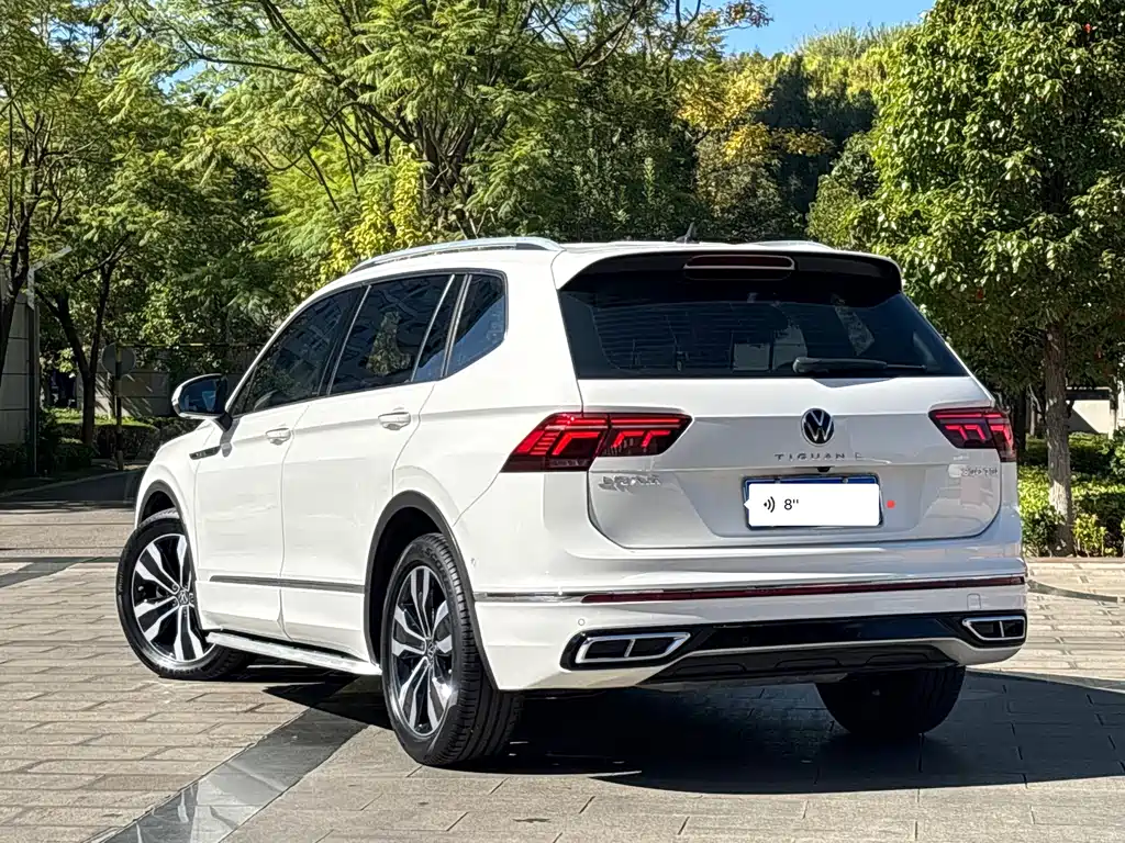 Volkswagen Tiguan L — фото 5