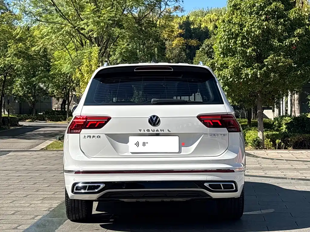 Volkswagen Tiguan L — фото 6