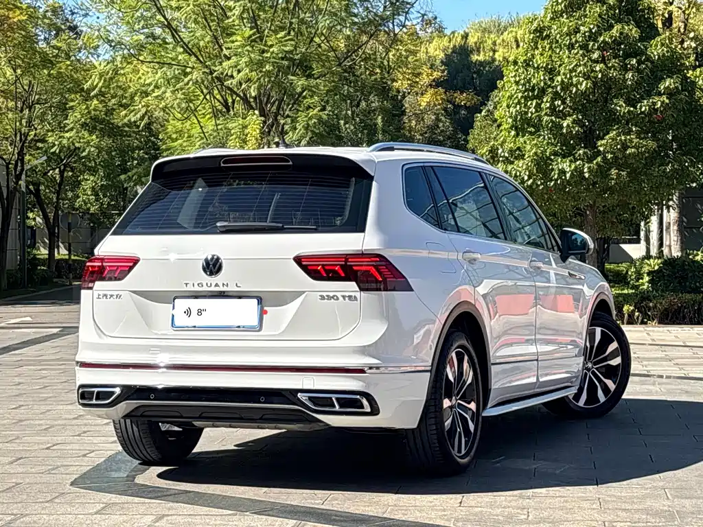 Volkswagen Tiguan L — фото 7