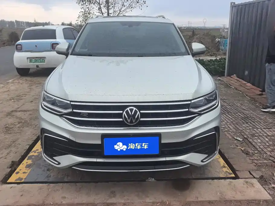 Volkswagen Tiguan L — фото 2
