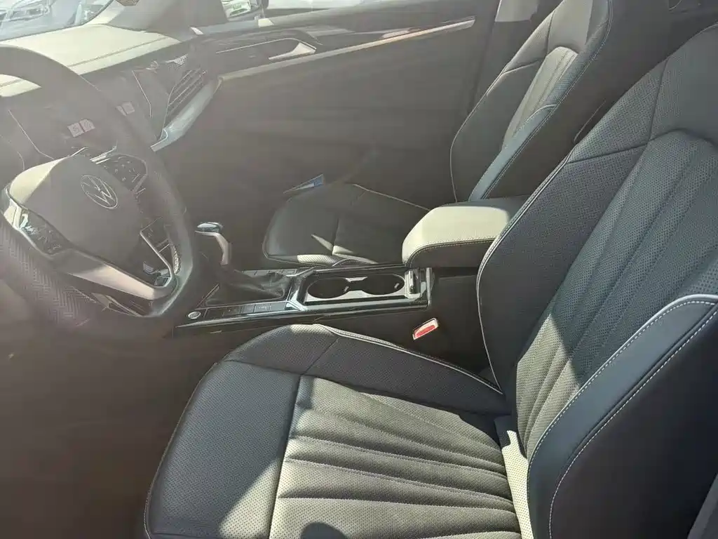 Volkswagen Passat — фото 7