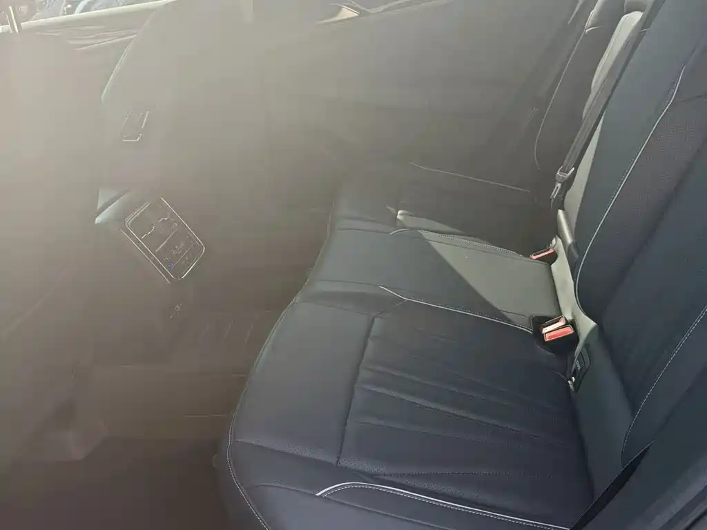 Volkswagen Passat — фото 8