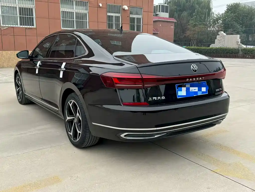 Volkswagen Passat — фото 5