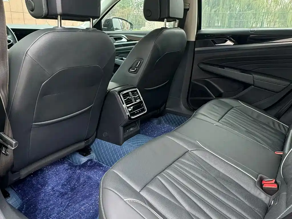 Volkswagen Passat — фото 7