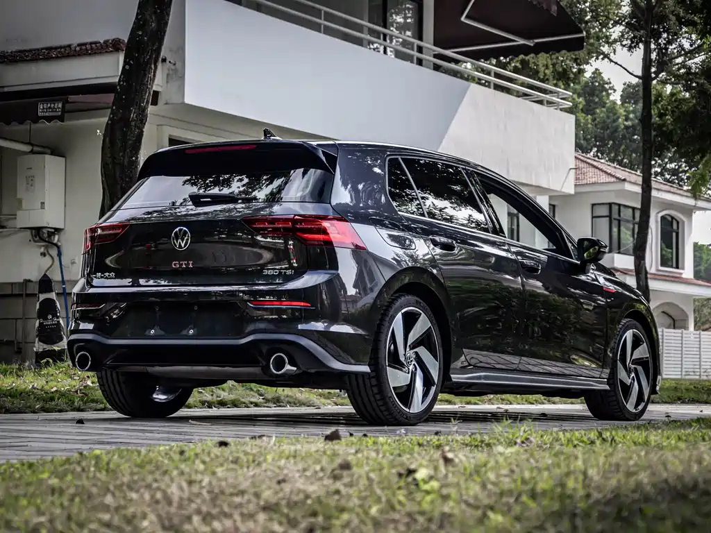 Volkswagen Golf GTI — фото 5