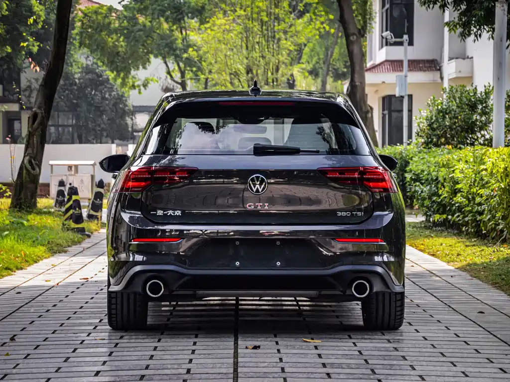 Volkswagen Golf GTI — фото 7