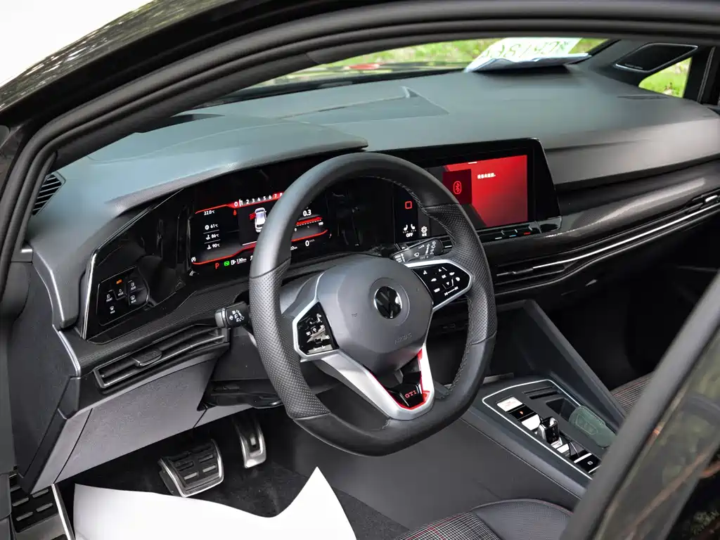 Volkswagen Golf GTI — фото 8