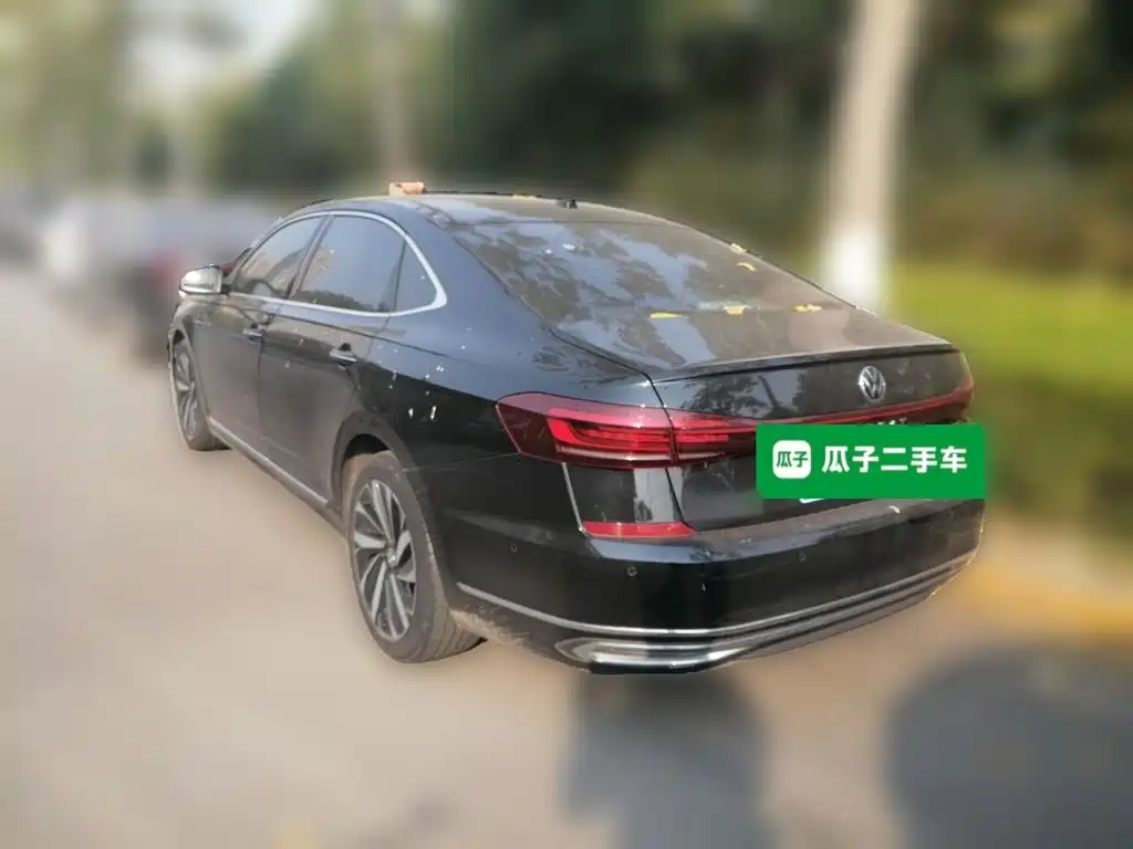 Volkswagen Passat — фото 24