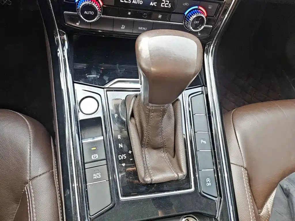 Volkswagen Phideon — фото 13
