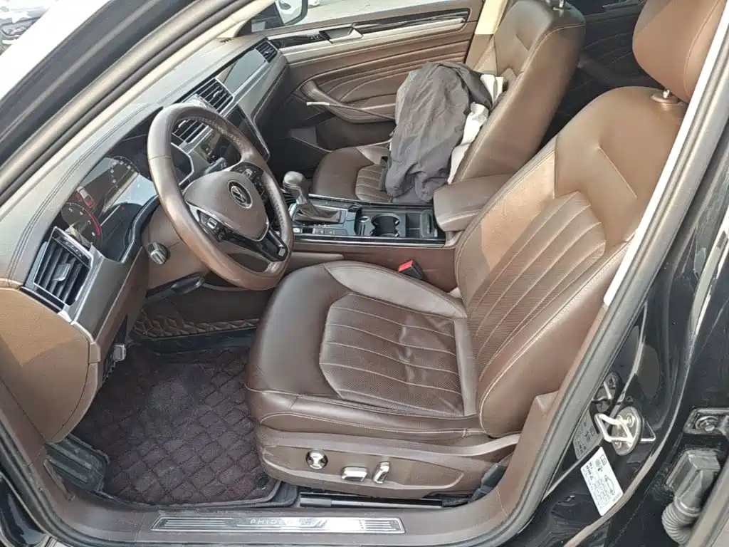 Volkswagen Phideon — фото 14