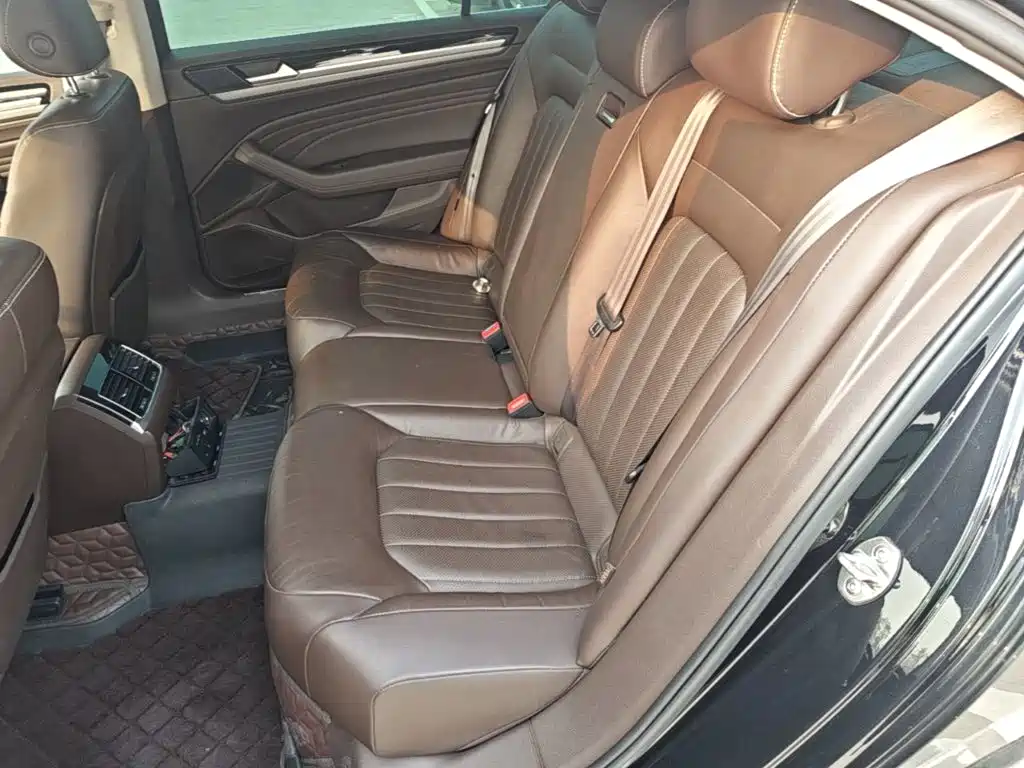 Volkswagen Phideon — фото 16