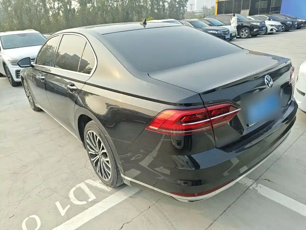 Volkswagen Phideon — фото 4
