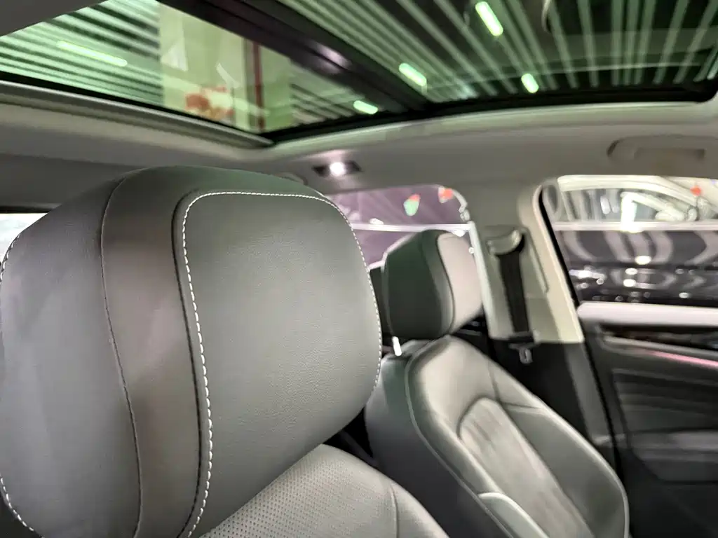 Volkswagen Passat — фото 13