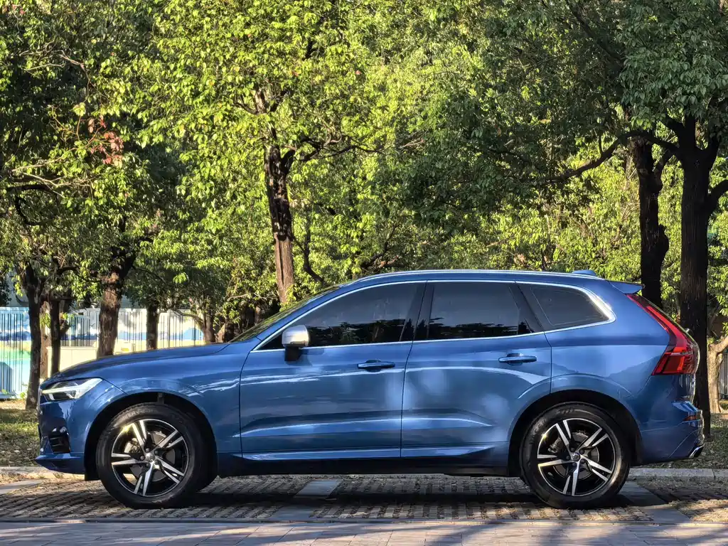Volvo XC60 — фото 3