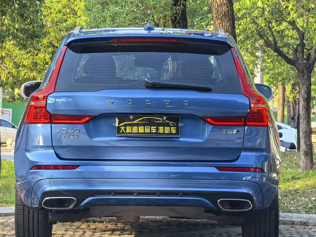 Volvo XC60 — фото 4