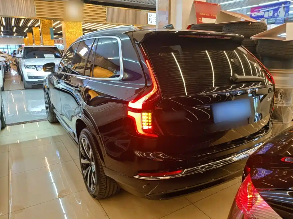 Volvo XC90 — фото 4