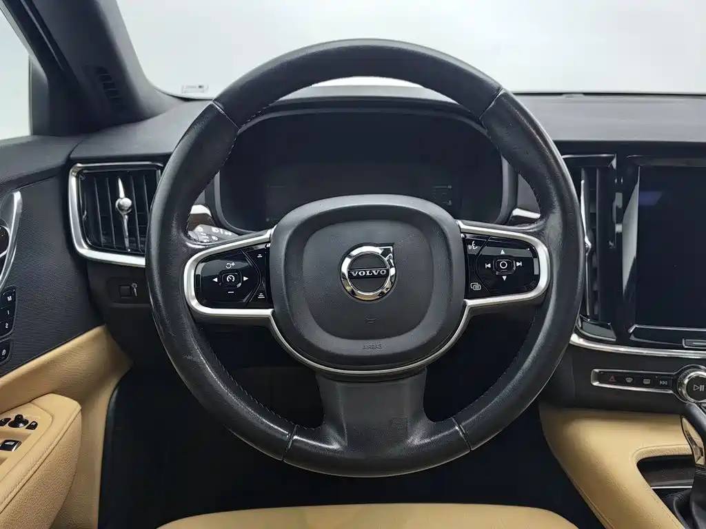 Volvo S90 — фото 11