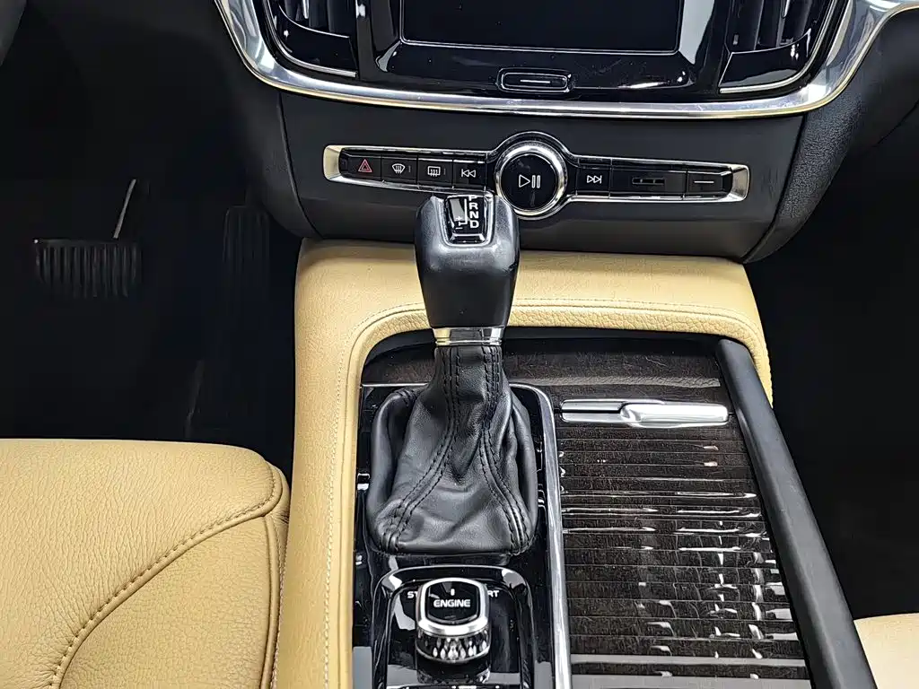 Volvo S90 — фото 13