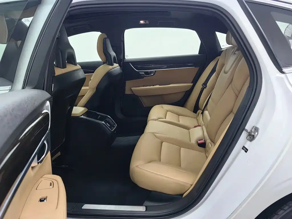 Volvo S90 — фото 15
