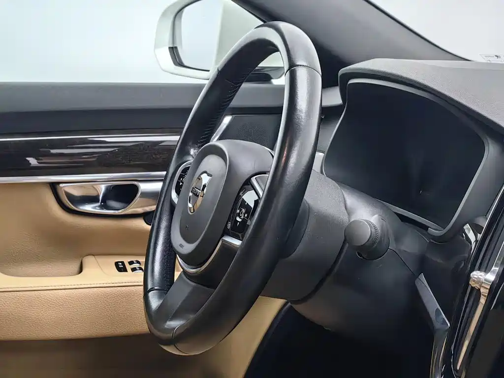 Volvo S90 — фото 22