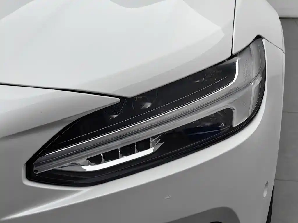 Volvo S90 — фото 7