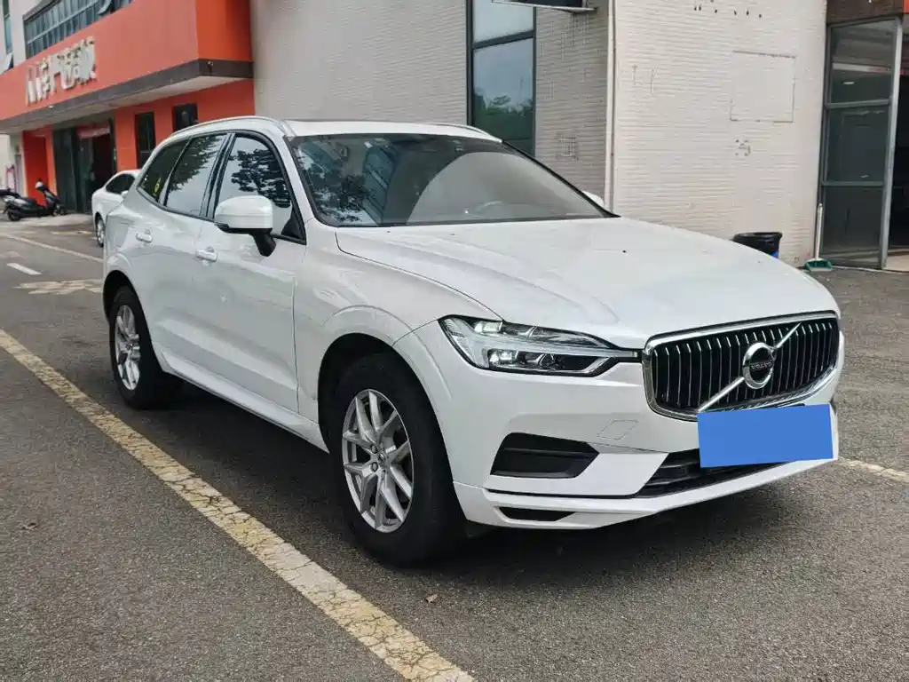 Volvo XC60 — фото 3