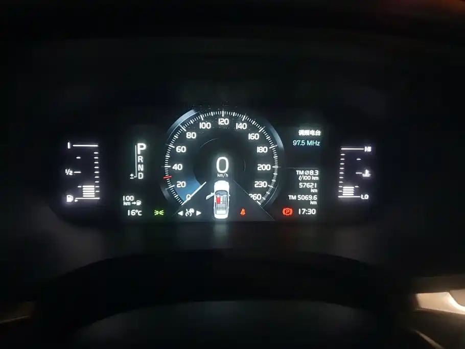 Volvo S60 — фото 13