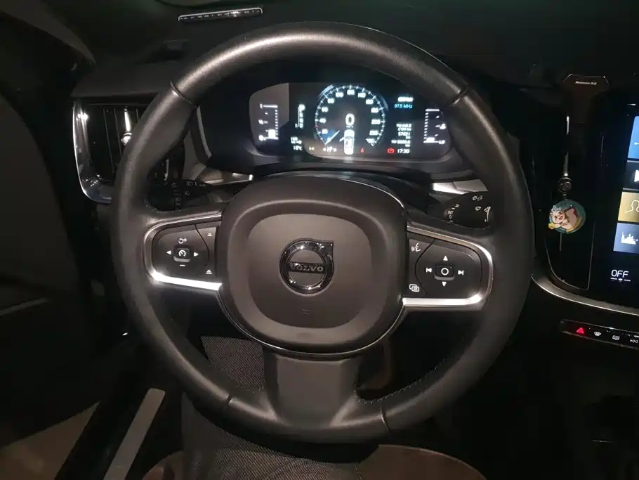 Volvo S60 — фото 14
